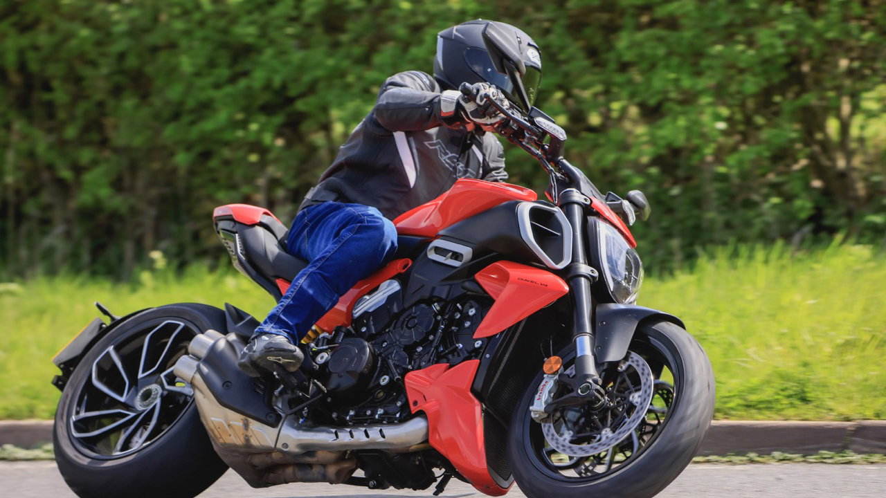 Ducati Diavel V4 2023 test ride